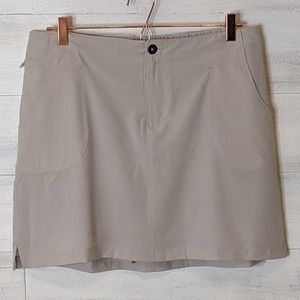 White Sierra Lightweight Stretch Quick Dry Tan Skort Size L NWT